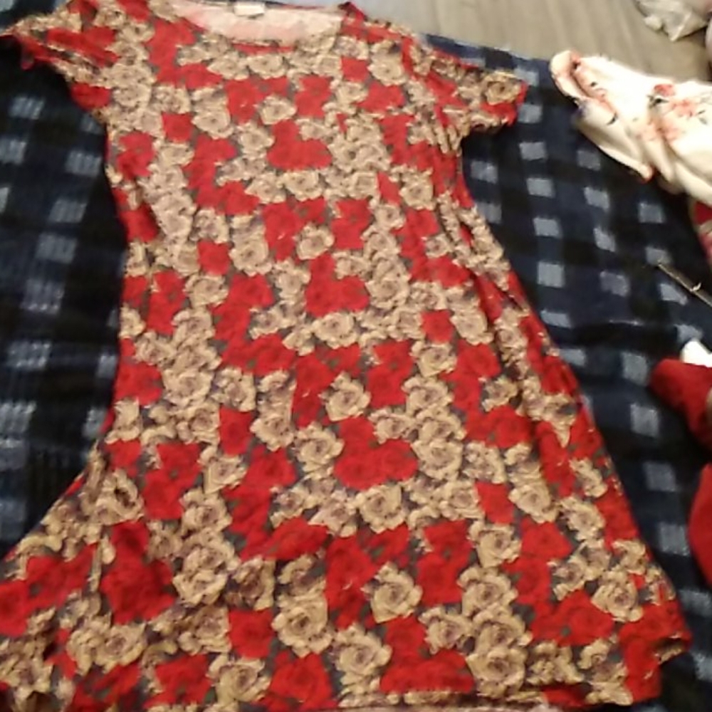 Red and tan floral dress w/ chest pocket